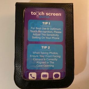 Purse/wallet for your phone touchscreen accessible